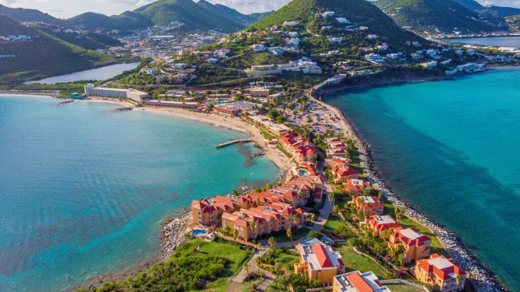 St. Martin: Two Countries, One Villa Rate